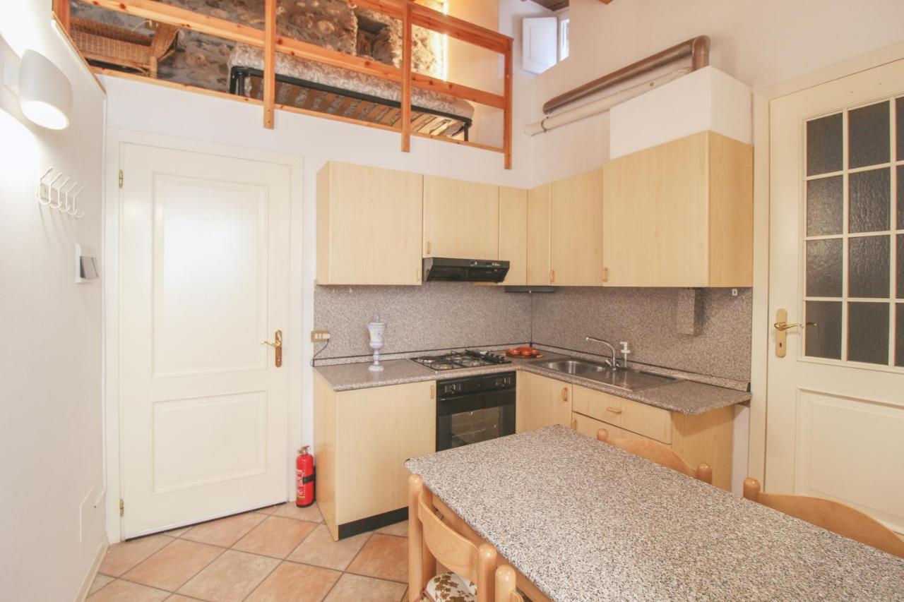 דירות דומאסו La Casa Del Porto מראה חיצוני תמונה